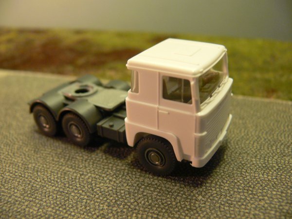 1/87 Wiking Scania 111 Zugmaschine weiß 52010ZM