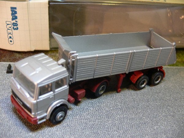 1/87 Herpa Iveco Turbo Kipper-Sattelzug IAA '83