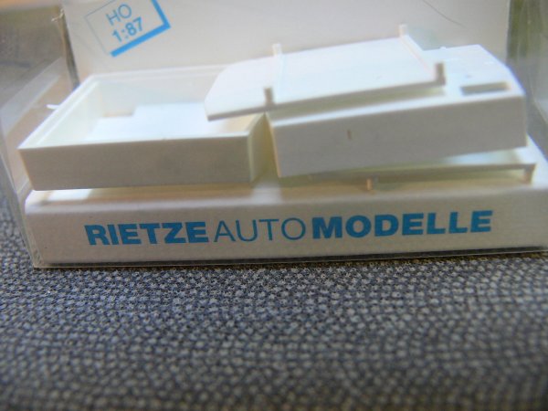 1/87 Rietze Skikoffer für Busse 70130
