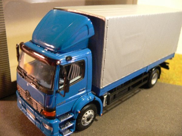1/43 Minichamps MB Atego blau Planen LKW SONDERPREIS