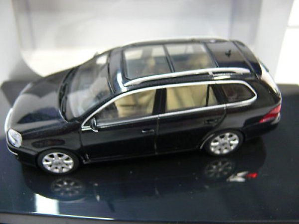 1/43 AUTOart VW Golf V Variant (schwarz perleffekt)