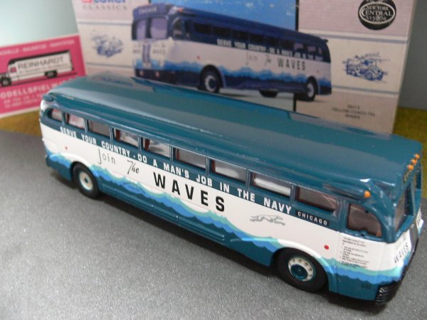1/50 Corgi Yellow Coach 743 Waves Bus Chicago USA 98473