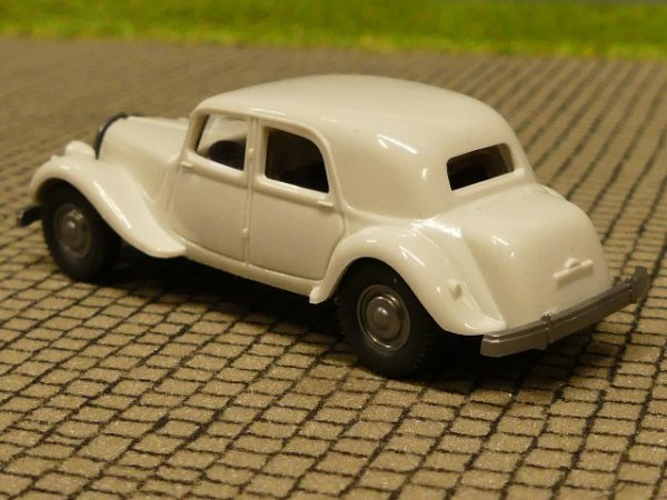 1/87 Wiking Citroen 15 Six grauweiß 822 00 B