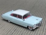 1/87 Brekina Cadillac Fleetwood hellblau, Dach weiß 1955, 18355