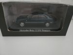 1/43 Herpa MB E320 Elegance dunkelgrün B66005720
