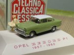 1/87 Brekina Opel Rekord P1 hellgrün Dach weiß, mit Figur