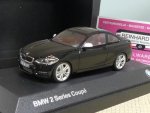1/43 Paragon BMW 2 Coupe schwarz Inneneinrichtung rot