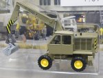 1/87 Busch Weimar Mobilbagger T 174-2 mit Grundräumgreifer 42899